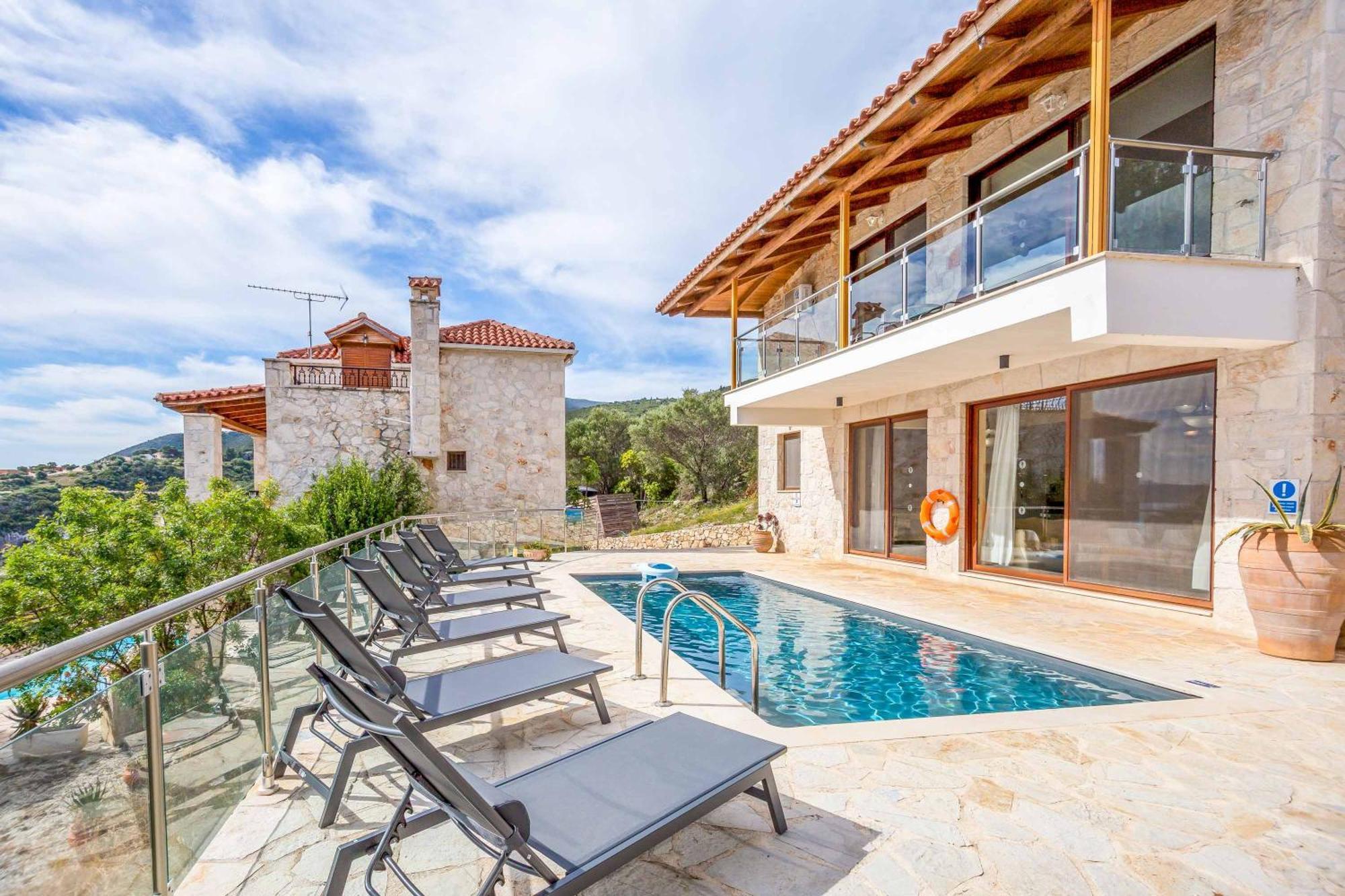 Segounia Villa Skinária