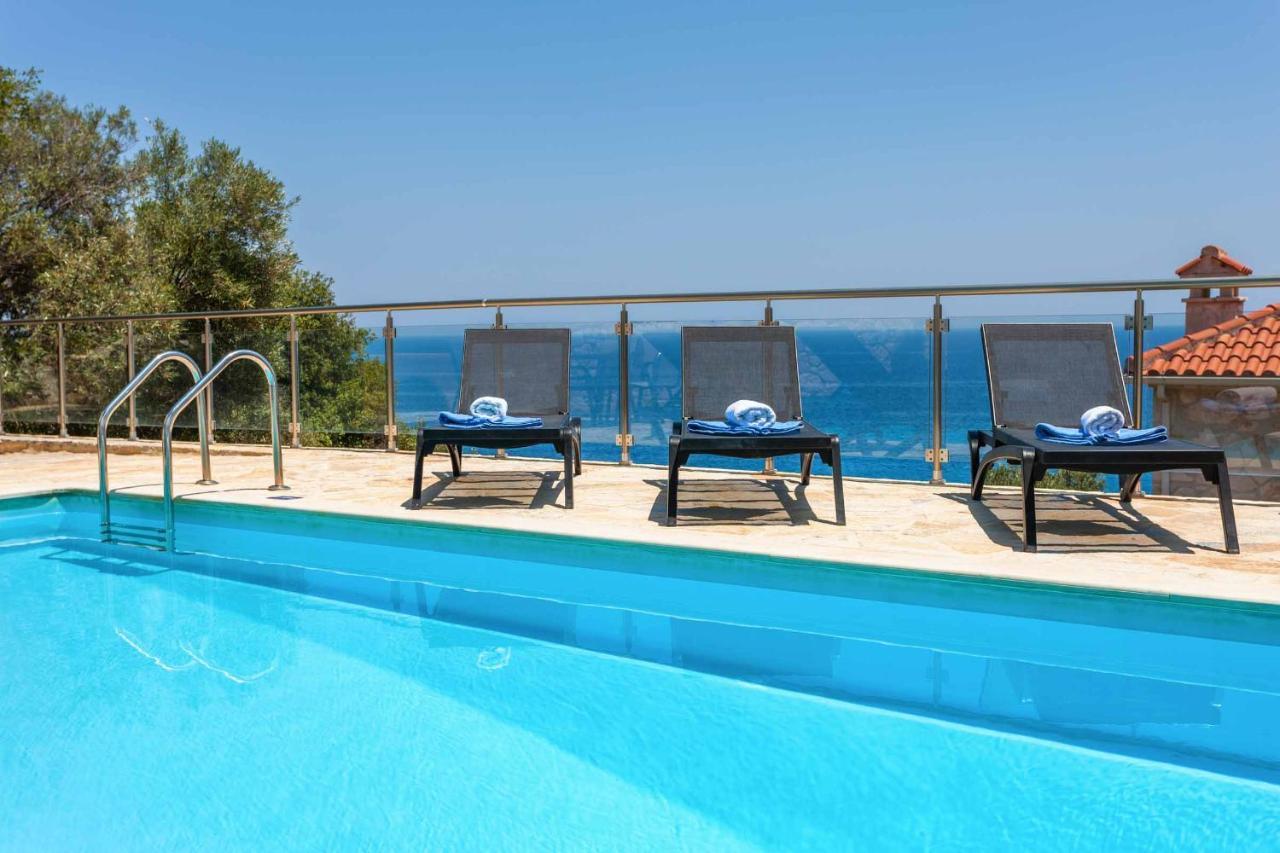 Segounia Villa *